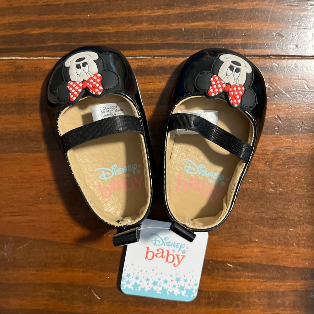 Minnie Mouse black patent leather flats